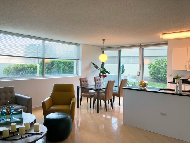 Foto del edificio - 1720 Maple Ave
