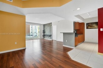 Building Photo - 2775 NE 187th St