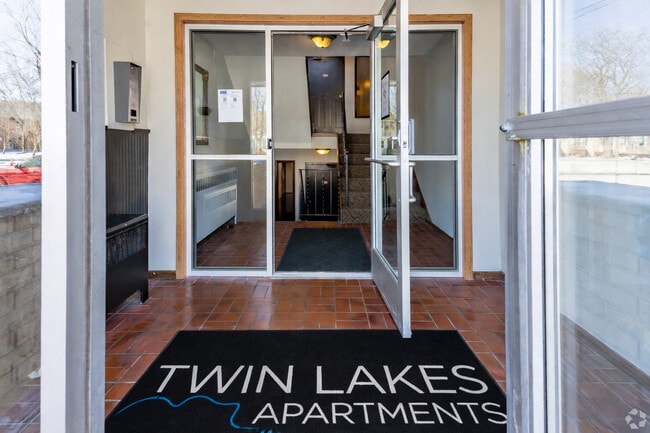 Building Photo - Twin Lakes Apartments