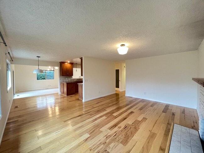 Foto del edificio - Beautiful Ranch Style House 3 Bed 2 Bath + Bonus Room in North Portland!! Great Backyard, Hardwoo...