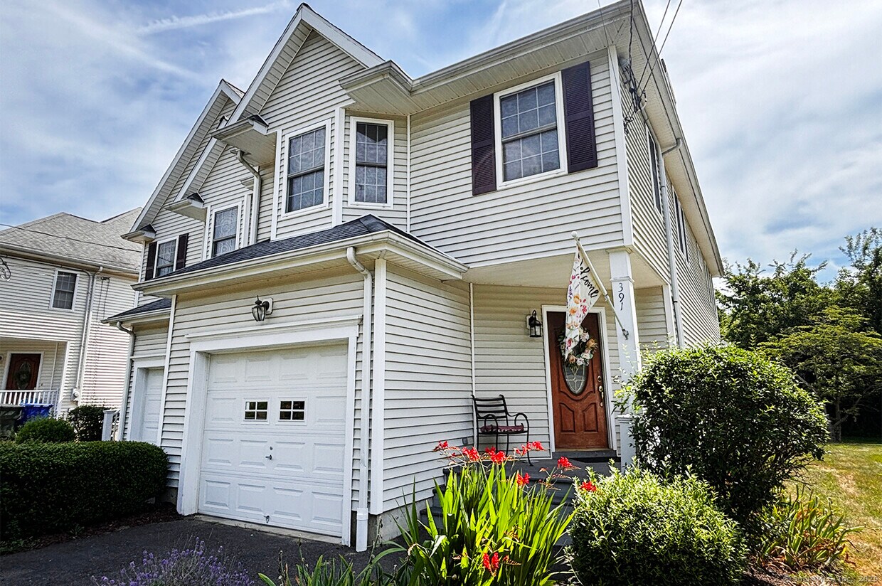 Foto principal - 391 S Pine Creek Rd