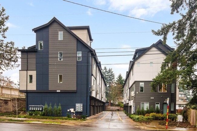 Photo - 18514 Meridian Ave N Townhome