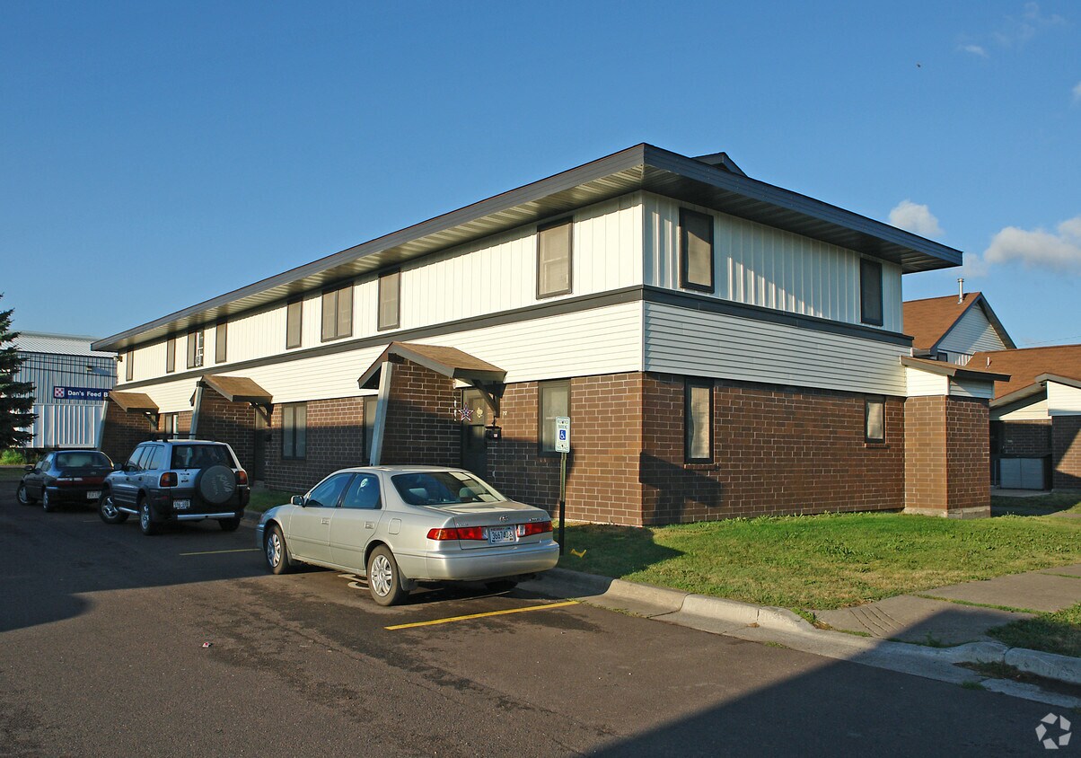 Primary Photo - 717-727 Bridge Ave