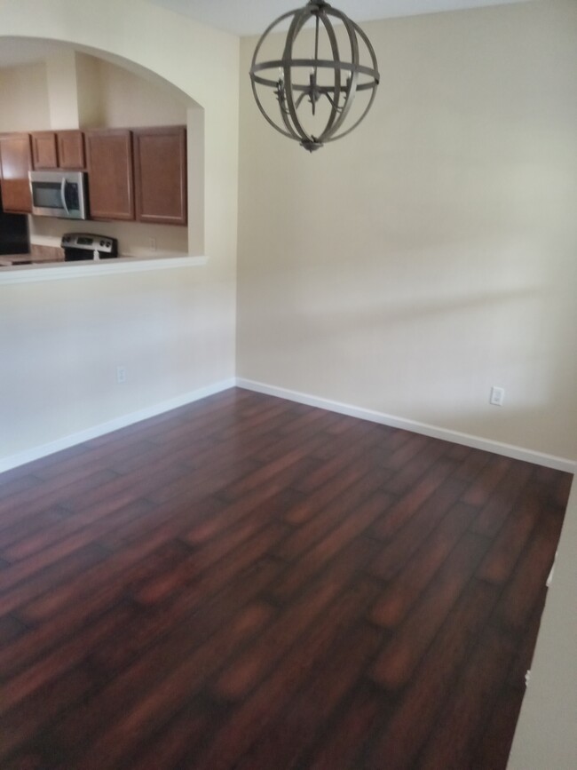 Foto del edificio - 625 Oakleaf Plantation Pkwy