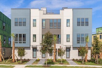 Building Photo - 2368 Brix St