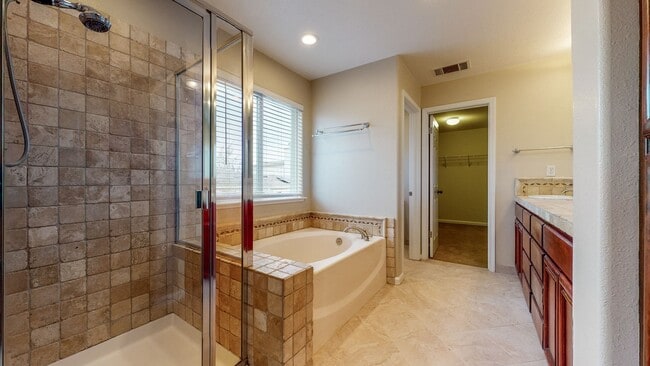 Building Photo - Windsor 4 bedroom, 3 bathroom in the  Vint...