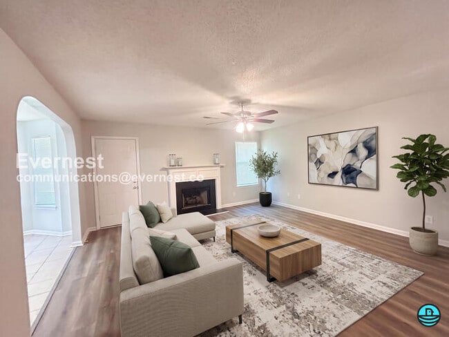 Building Photo - 5544 Bluegrass Dr