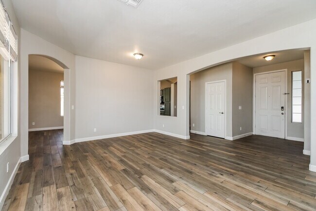 Foto del edificio - 3353 E Santa Fe Ln