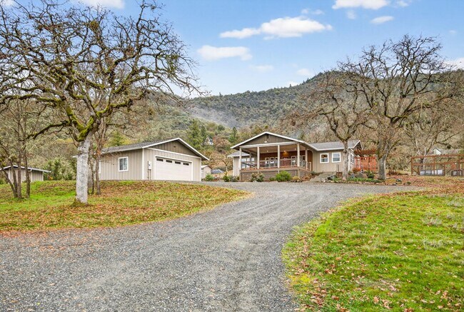 Foto del edificio - 860 Humbug Creek Rd