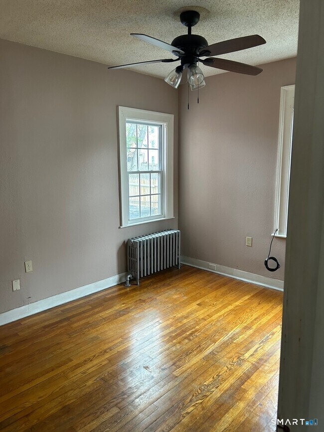 Foto del edificio - 82-84-84 Glendale Ave