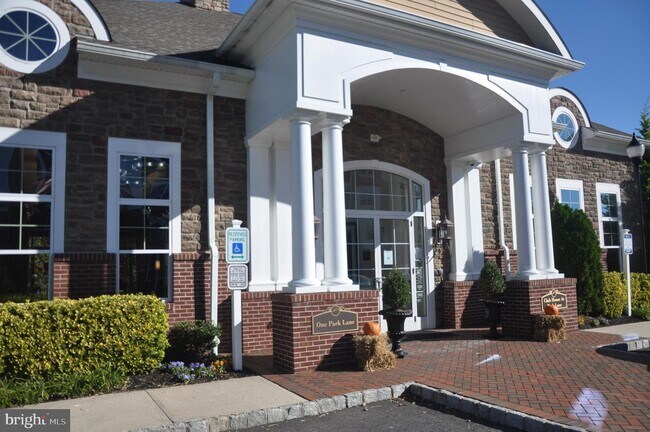 Building Photo - 5334 Palomino Ct