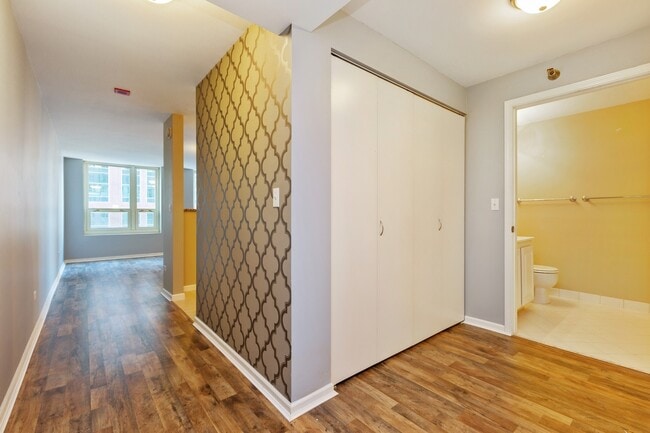 Foto del edificio - 345 N La Salle Dr