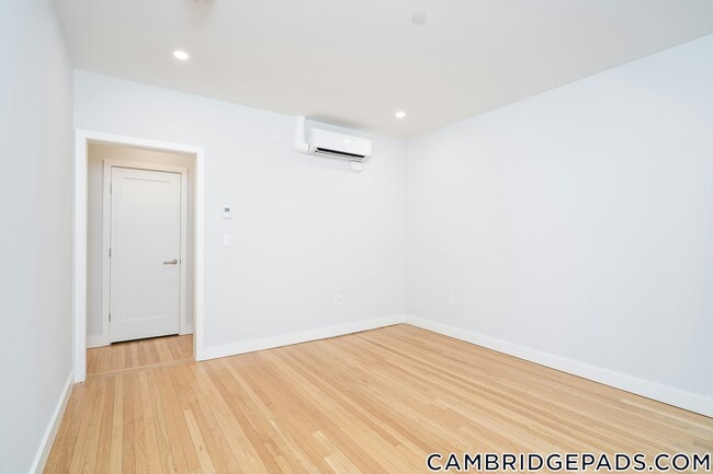 Building Photo - 19A Forest St