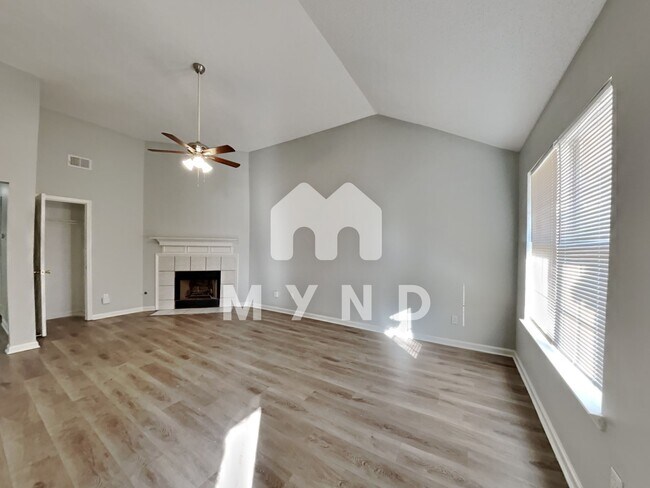 Building Photo - 5849 Amaray Cv