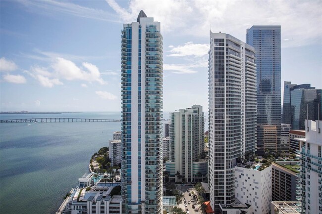Building Photo - 1155 Brickell Bay Dr