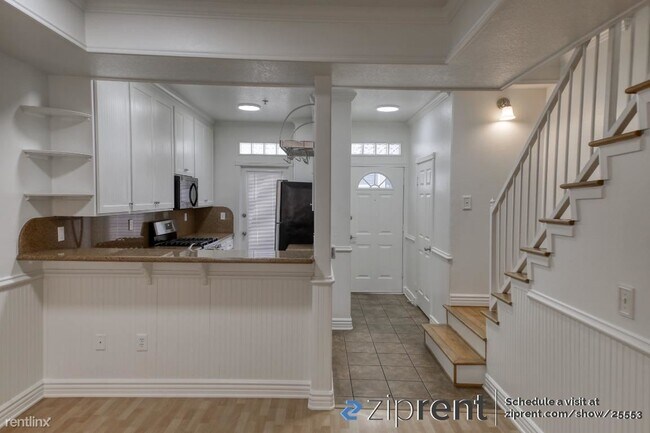 Foto del edificio - 2 br, 2.5 bath Condo - 4308 Whitsett Avenu...