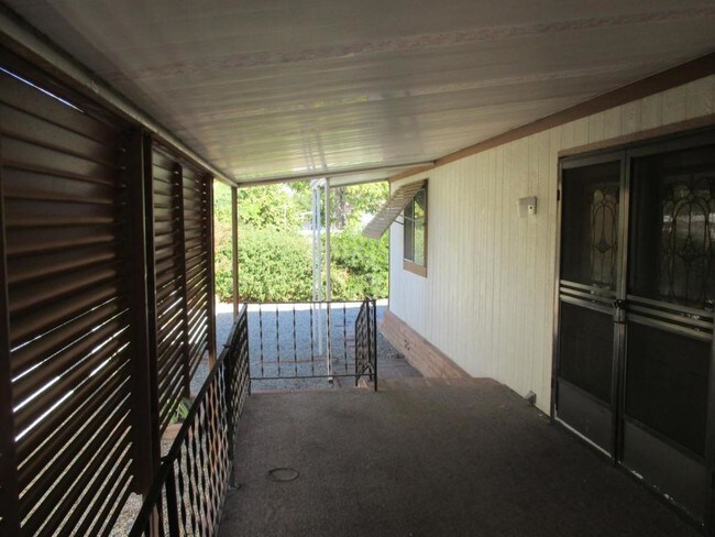 Building Photo - 44578 Woodrow Way
