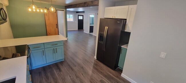 Building Photo - 6277 Lariat Plz