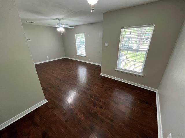 Foto del edificio - 11608 Lippitt Ave