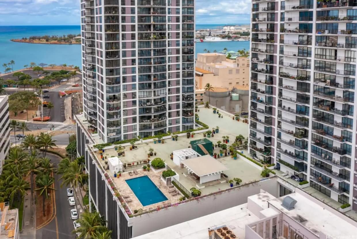 Downtown Honolulu Condo - AC . W/D . Full Kitchen - Downtown Honolulu Condo - AC . W/D . Full Kitchen