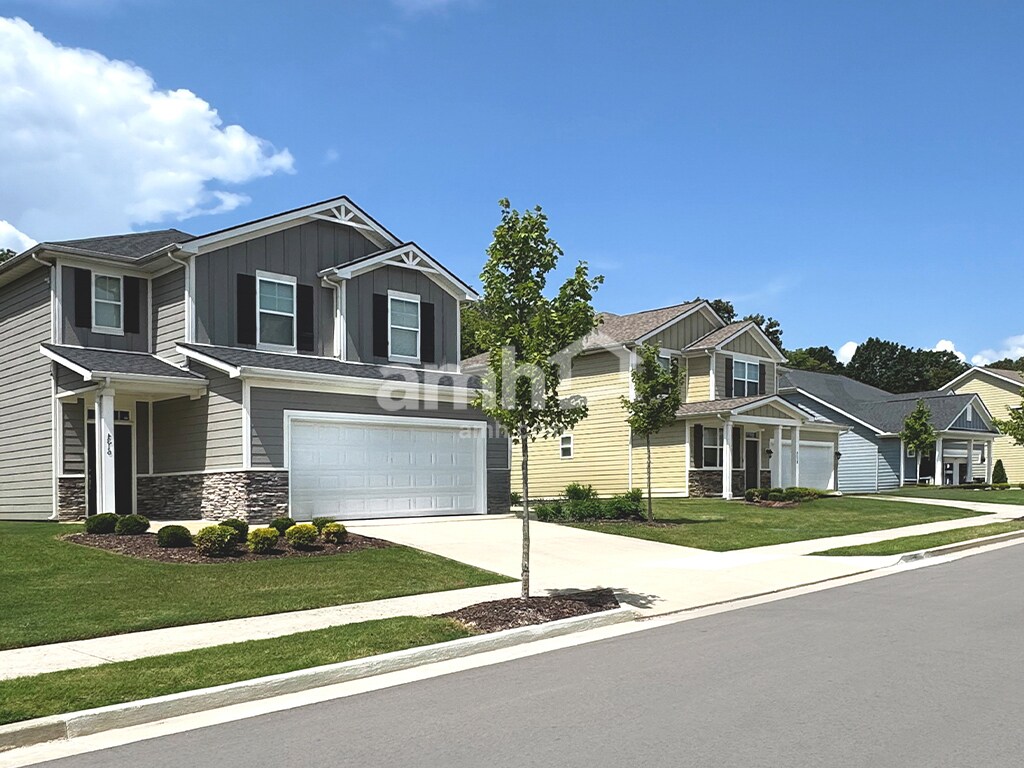 Foto del edificio - 4304 Longfellow Dr