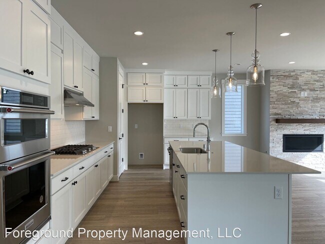 Foto del edificio - 5 br, 4 bath House - 736 216th Pl SE