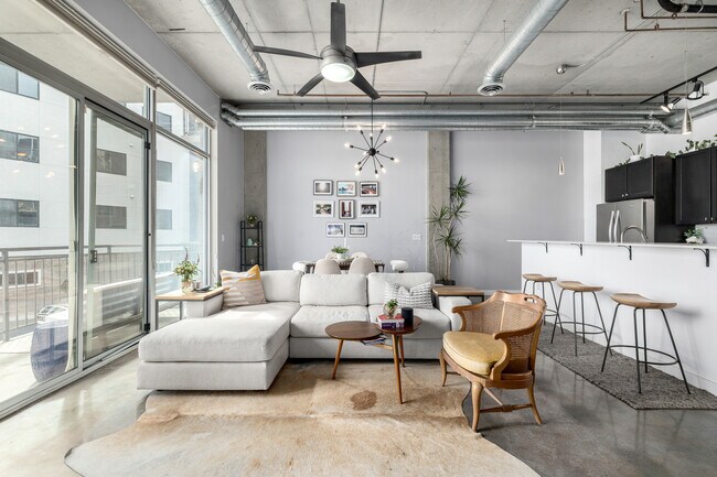 Foto del edificio - 2899 N Speer Blvd