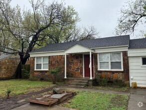 Building Photo - 412 W Himes St