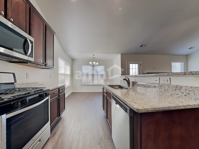 Building Photo - 129 Charlesfort Way