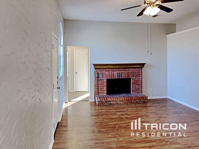 Foto del edificio - 8021 Ashridge Road Fort Worth TX