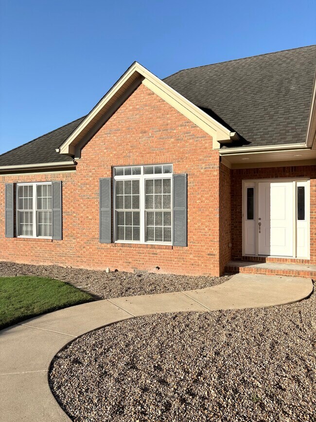 Building Photo - 2635 Danhaven Dr