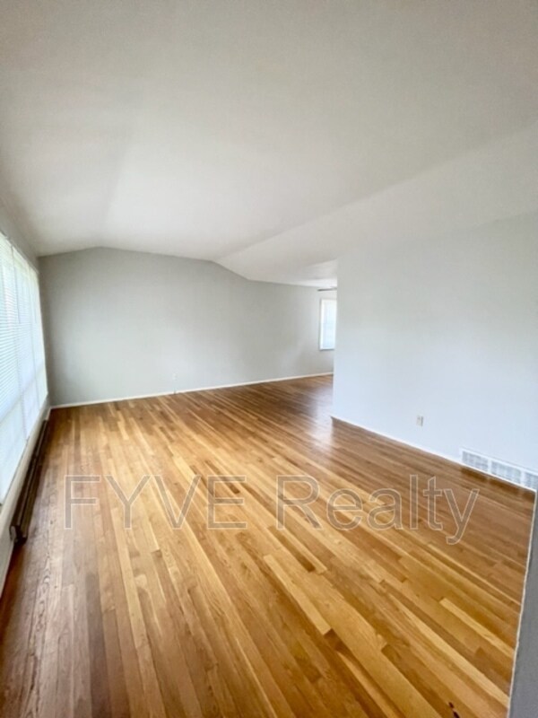 Building Photo - 400 Bernhard Rd