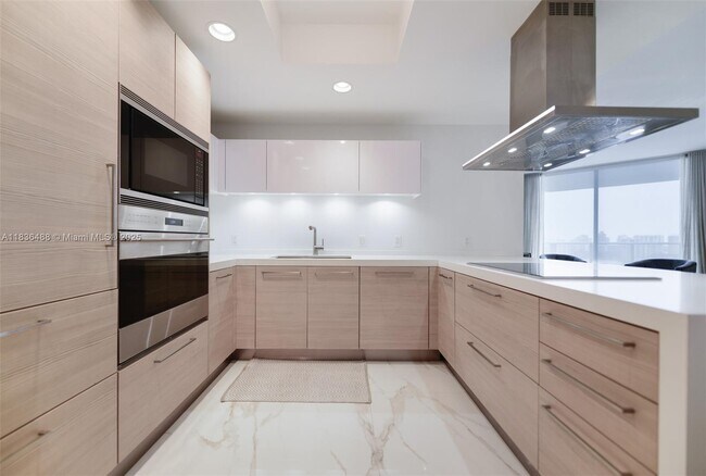 Foto del edificio - 17111 Biscayne Blvd