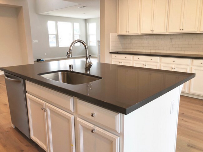 Building Photo - 4 br, 3.5 bath House - 3213 Forney Way