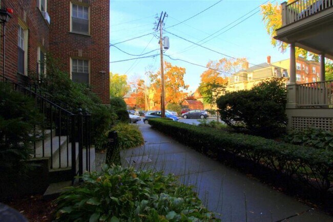 Building Photo - 30 Langdon St