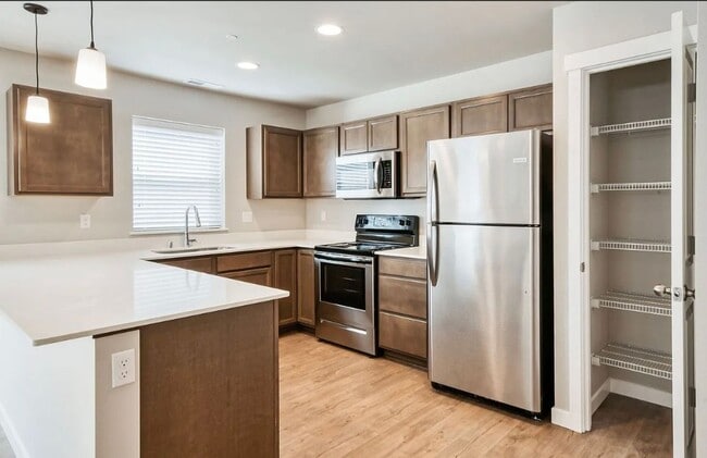 Foto del edificio - Newly Built 4bd 2.5ba in LSSD