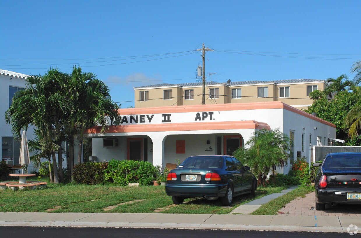 Building Photo - Janey II Apts