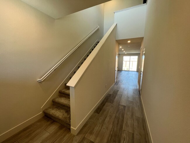 Building Photo - Newer Construction Home located in desirab...