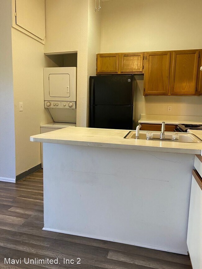 Building Photo - 1 br, 1 bath House - 922 S Dearborn Way #19