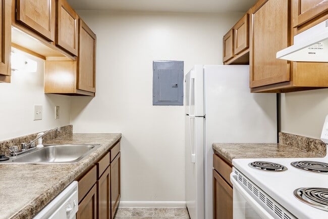 Building Photo - Bavarian Village Apartments