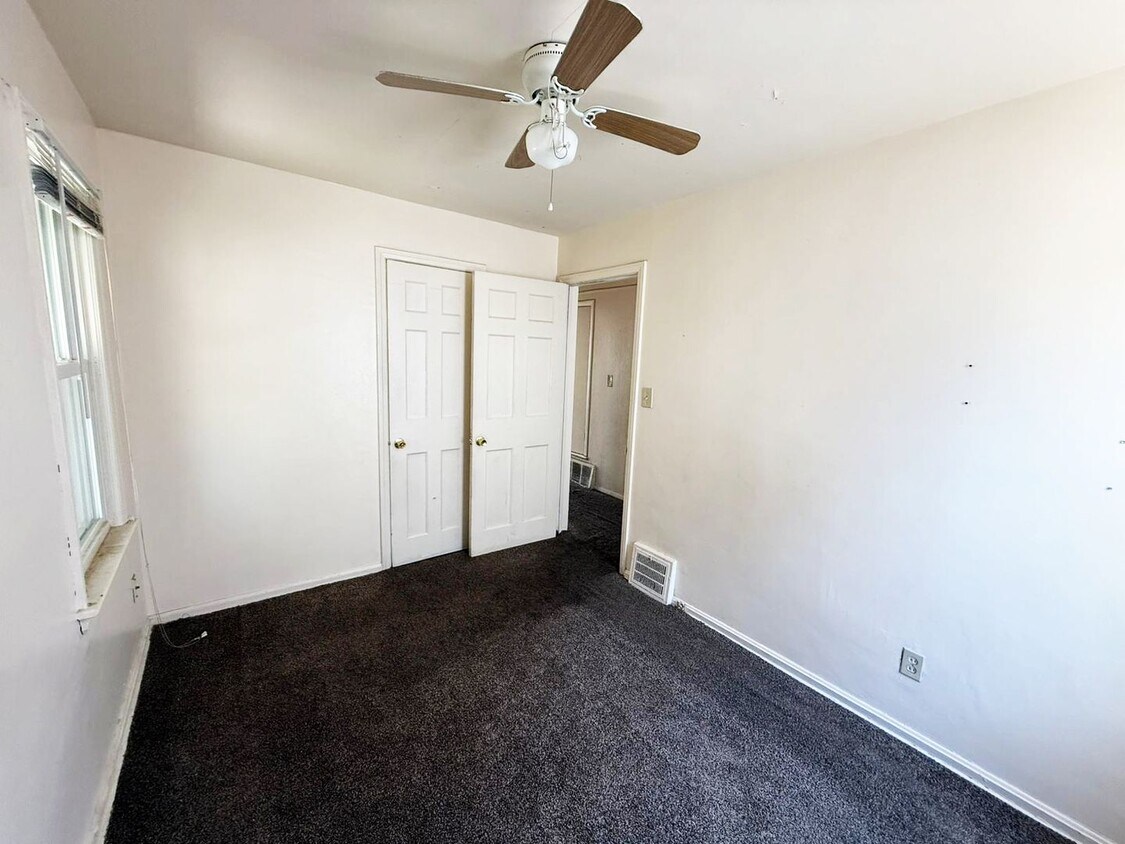 Primary Photo - 3 BED 1 BATH BEAUTIFUL SINGLE FAMILY HOME ...