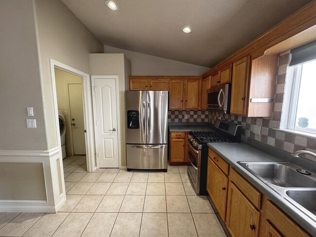 Foto del edificio - 8608 Quail Creek Ct NE