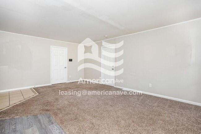 Building Photo - 102 Oakdale Dr