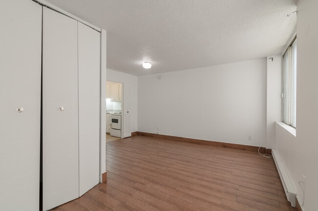 Building Photo - 2285 Rue St Mathieu