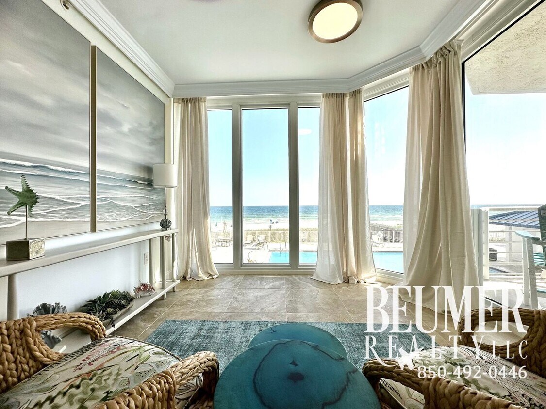 Foto principal - Upscale 3 BR 3 BA furnished Condo On the G...