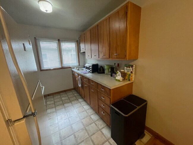 Foto del edificio - 2 Bedroom Duplex on Great Corner Lot in Urbana!
