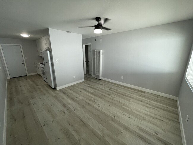Building Photo - 3873 Cottonwood St