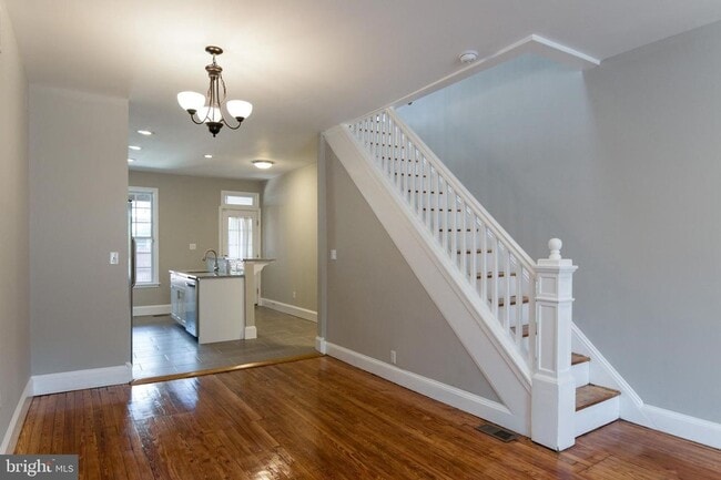 Foto del edificio - Charming 2 Bedroom/2.5 Bathroom Townhome in Patterson Neighborhood, MD!