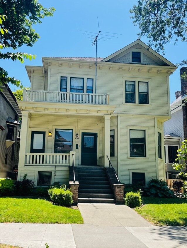 Foto principal - 2508 Capitol Ave