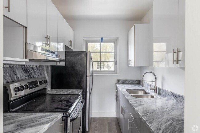 Foto del edificio - 944 SW 2nd St